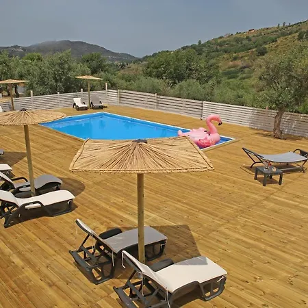Acquasanta Relais Orman Evi Laureana Cilento